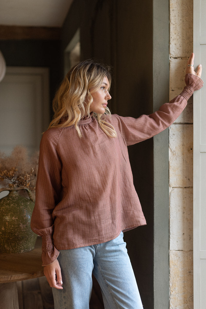 Look femme blouse romantique mauve col volants Marlot Paris