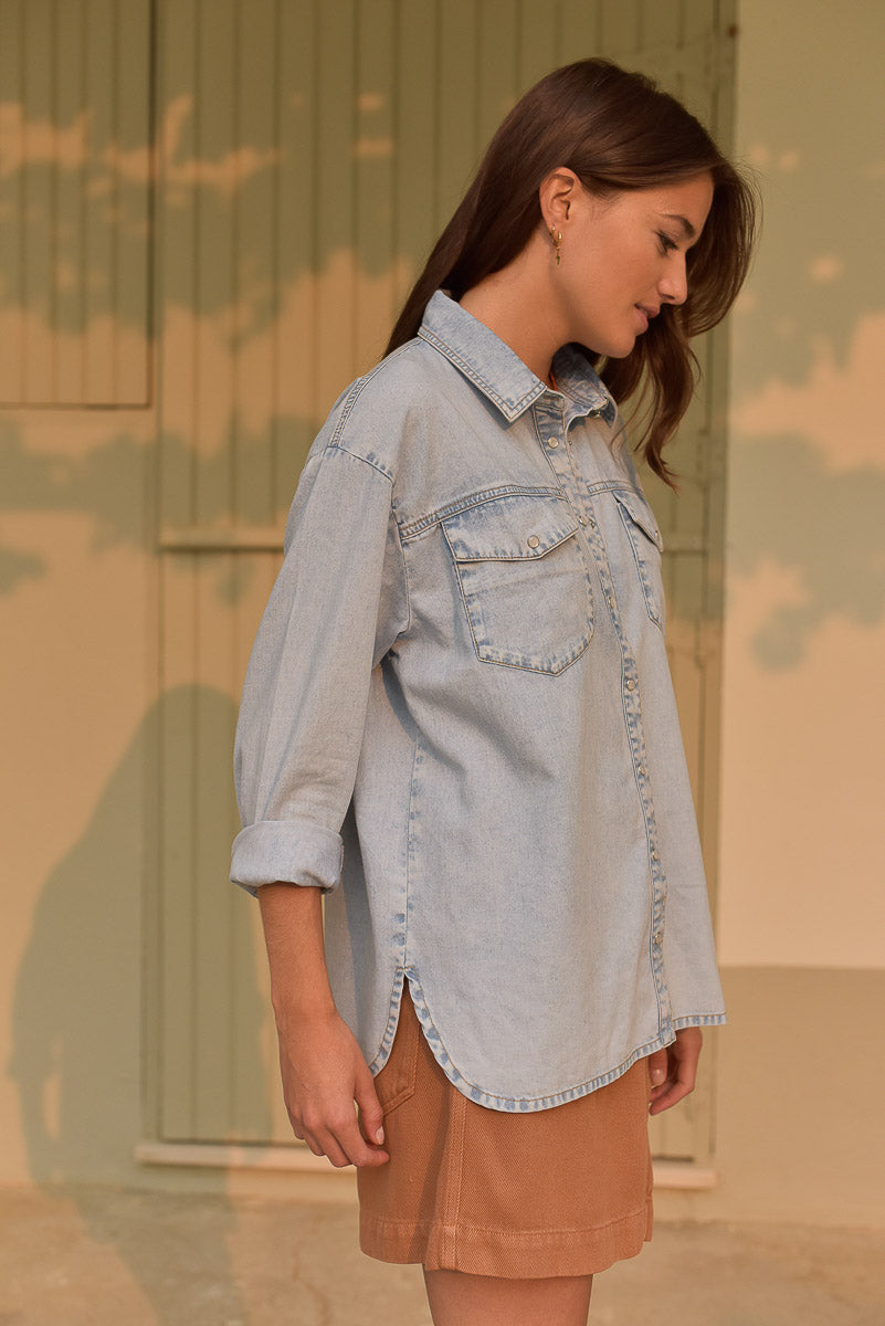 portrait femme chemise femme denim clair marlot paris