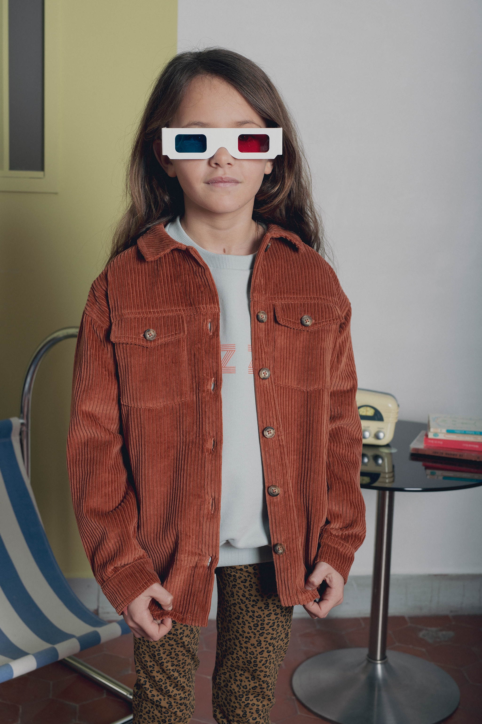 Fillette portant chemise velours cotelé bois de rose Marlot Paris