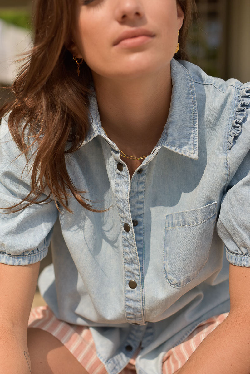 détail col et boutonnage blouse femme jeans volants marlot paris