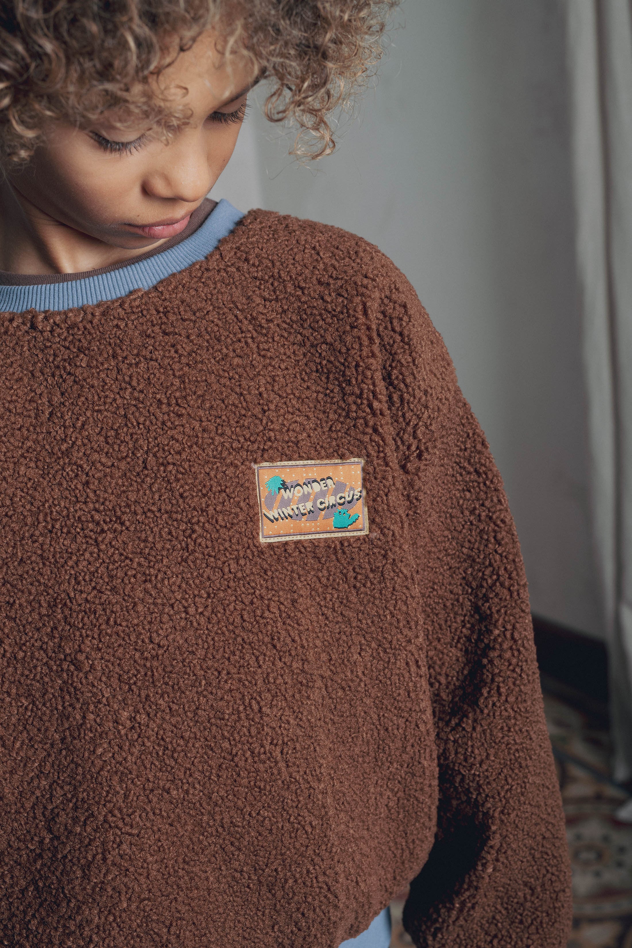 Détail écusson wonder winter circus sweat garçon maxime Marlot Paris