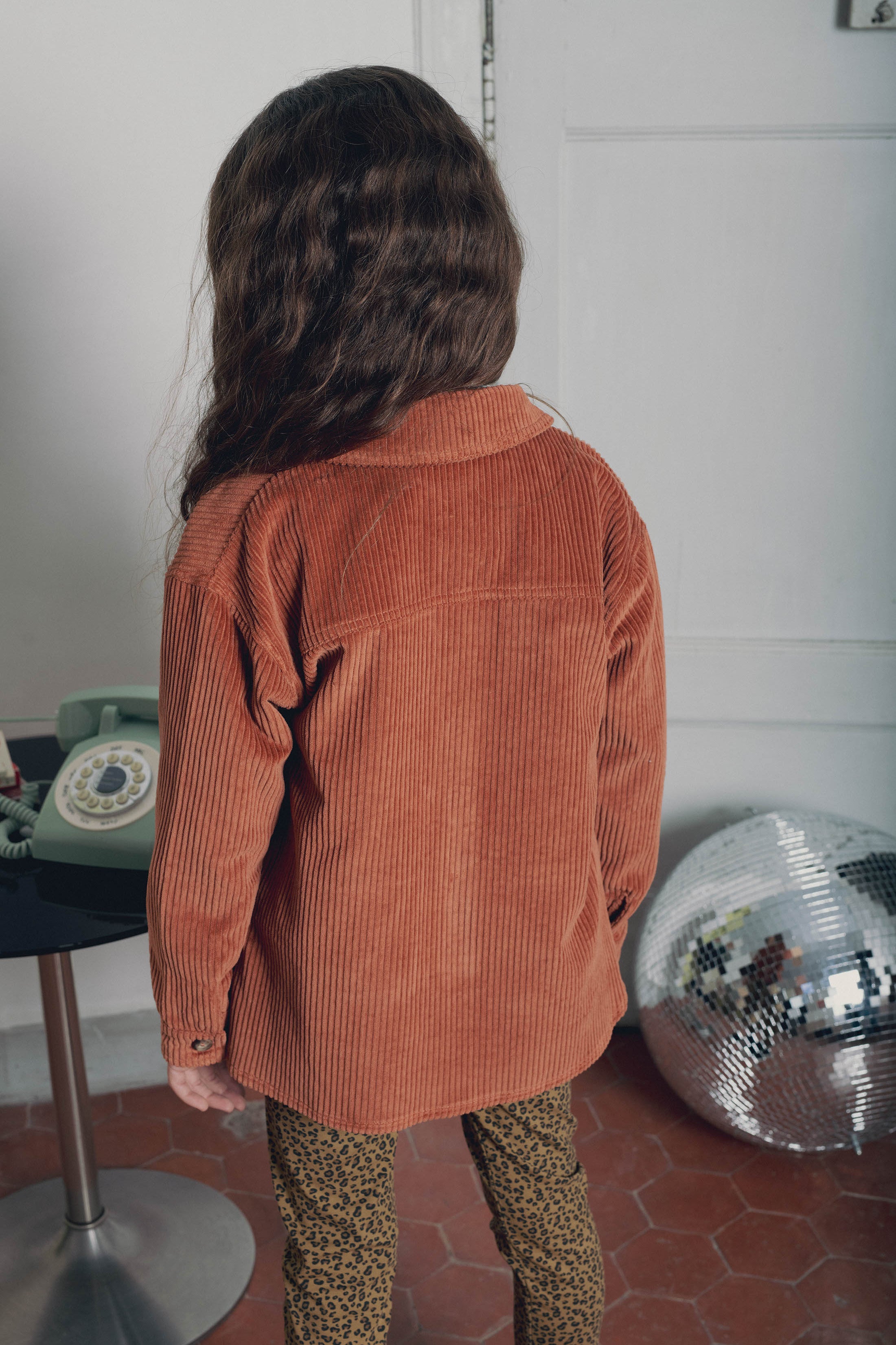 Vue de dos chemise fille velours bois de rose Marlot Paris