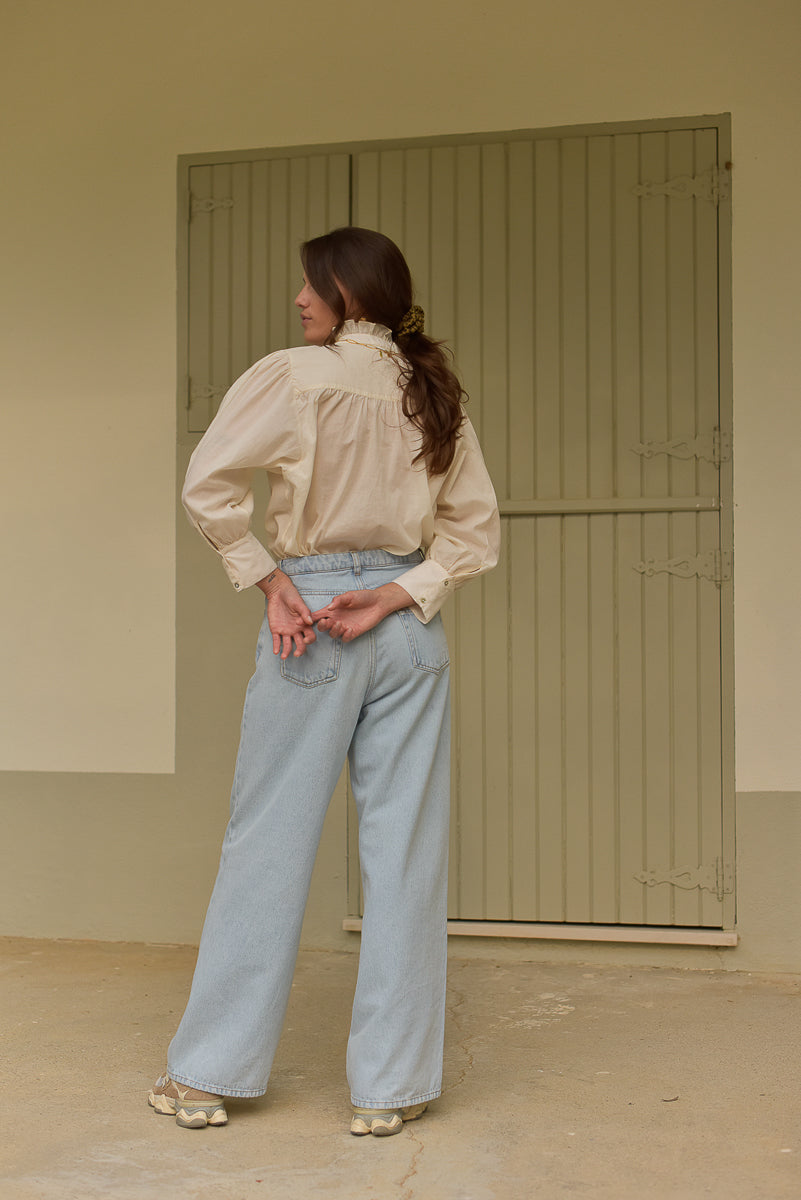 dos look femme jeans jambes larges clair blouse été marlot paris