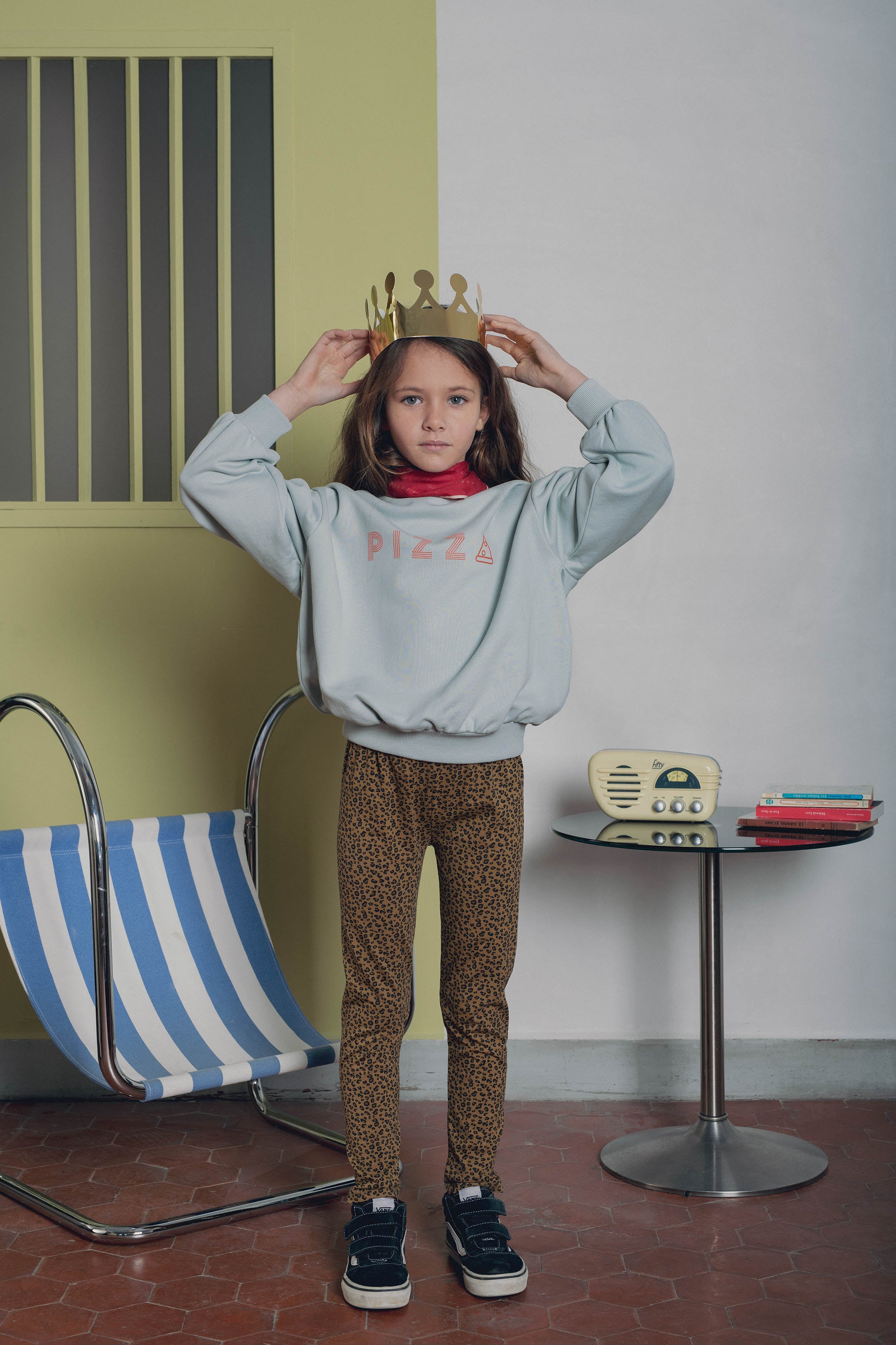 Look fille sweat et legging léopard couronne dorée marlot paris