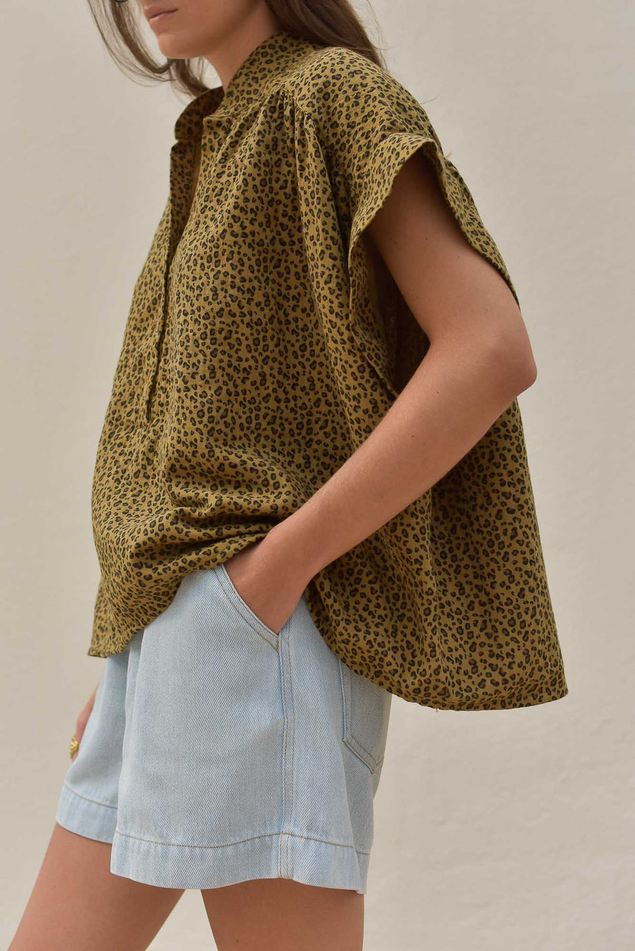 Look femme blouse gaze de coton imprimé léopard marlot paris 