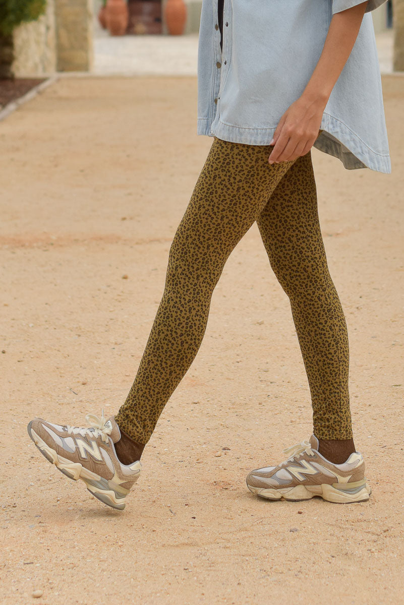 détail imprimé legging léopard femme mika marlot paris