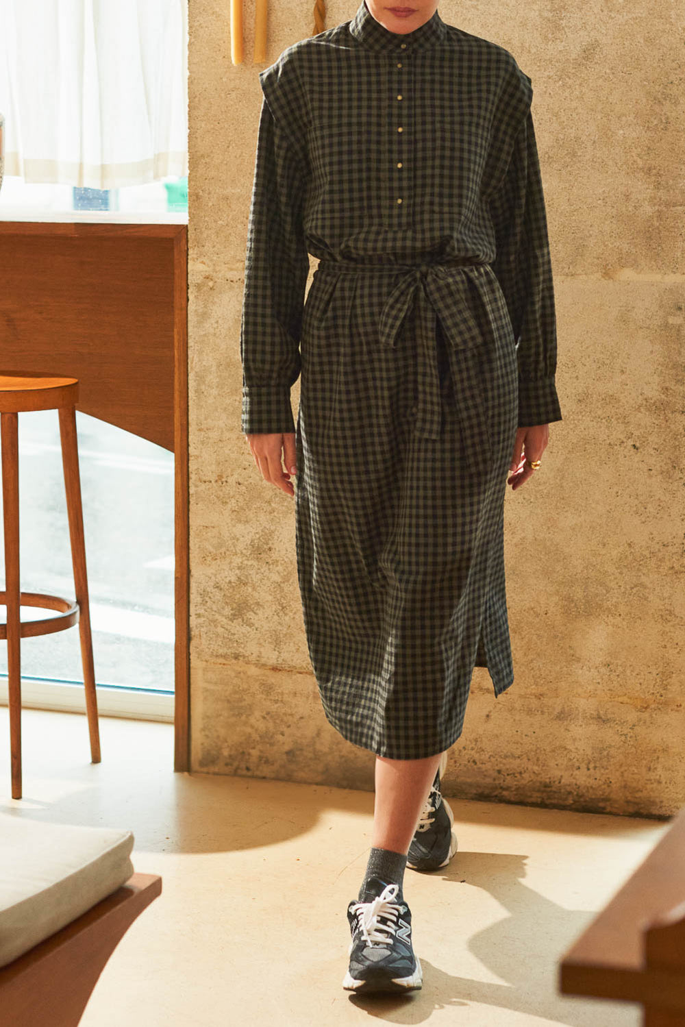 Vue de face robe femme à carreaux vichy kaki ceinturée Marlot Paris